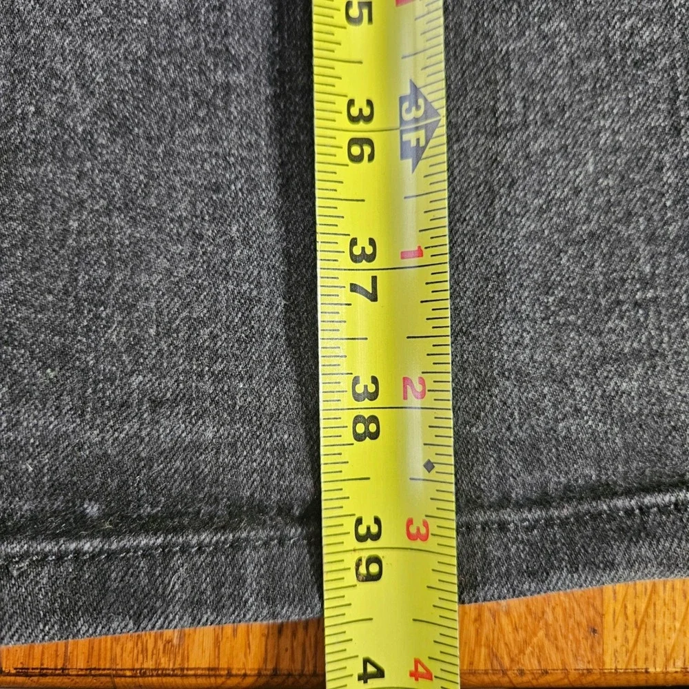 Levis measurements waist